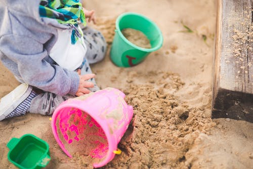 sand-summer-outside-playing